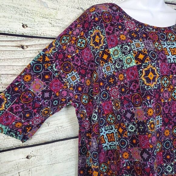 LuLaRoe Carly Tunic Dress Women’s M Purple Mosaic Print High Low Hem - Picture 2 of 6